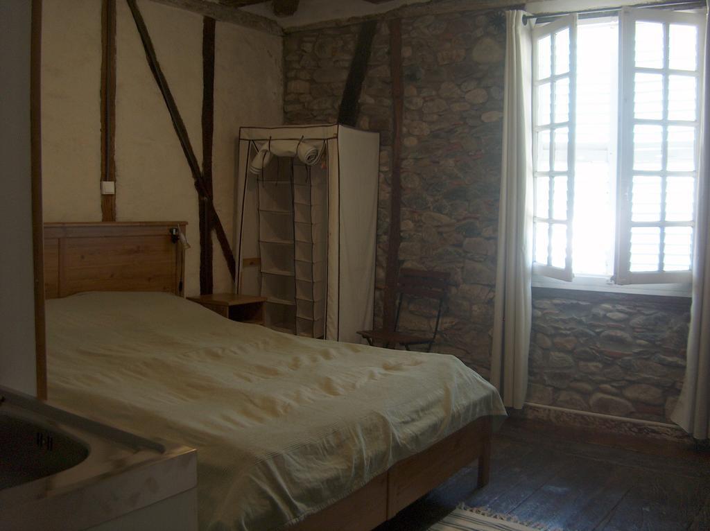 Le Petit Chat Beaulieu-sur-Dordogne Szoba fotó